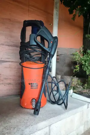 Black Decker Pw1500td Pressure Washer With a Foam Canon