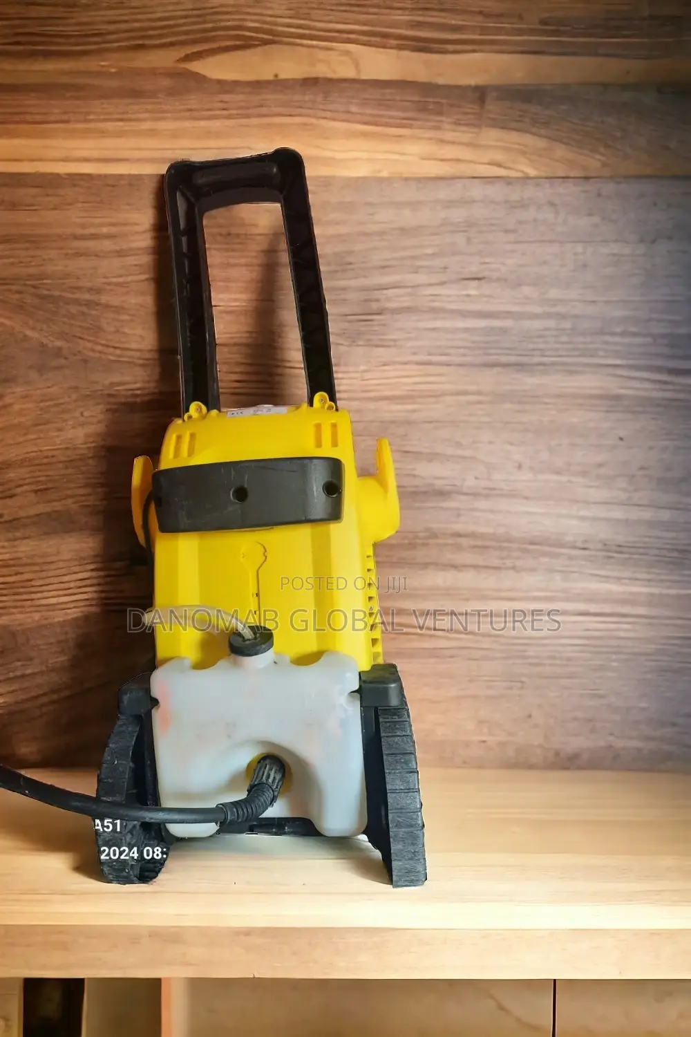 Wickes 1800w High Pressure Washer With on-Board Soap Tank