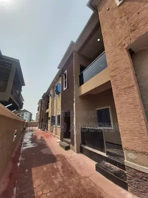 Furnished 2bdrm Block of Flats in Treasure Estate, Lekki Phase 2