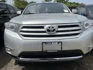 Toyota Highlander Limited 3.5l 4WD 2013 Silver