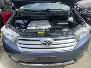 Toyota Highlander Limited 3.5l 4WD 2013 Blue