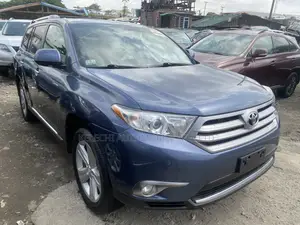 Toyota Highlander Limited 3.5l 4WD 2013 Blue
