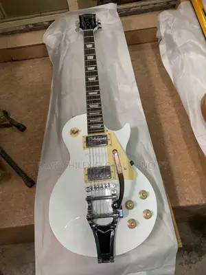 Fender Les Paul Guitar With Gear
