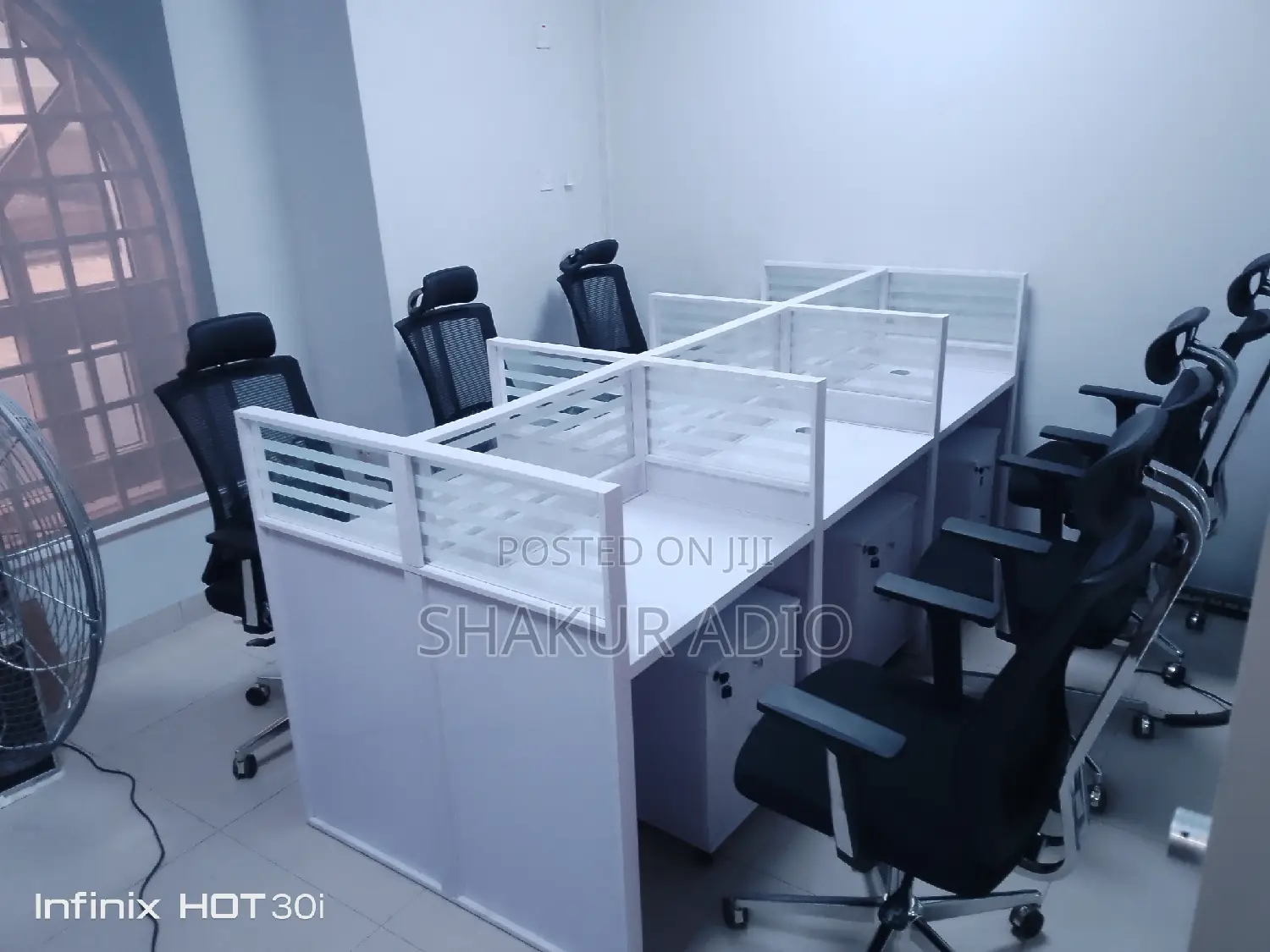 Quality Workstation by 6 People