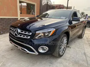 Mercedes-Benz GLA 250 2018 Blue