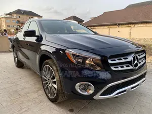 Mercedes-Benz GLA 250 2018 Blue