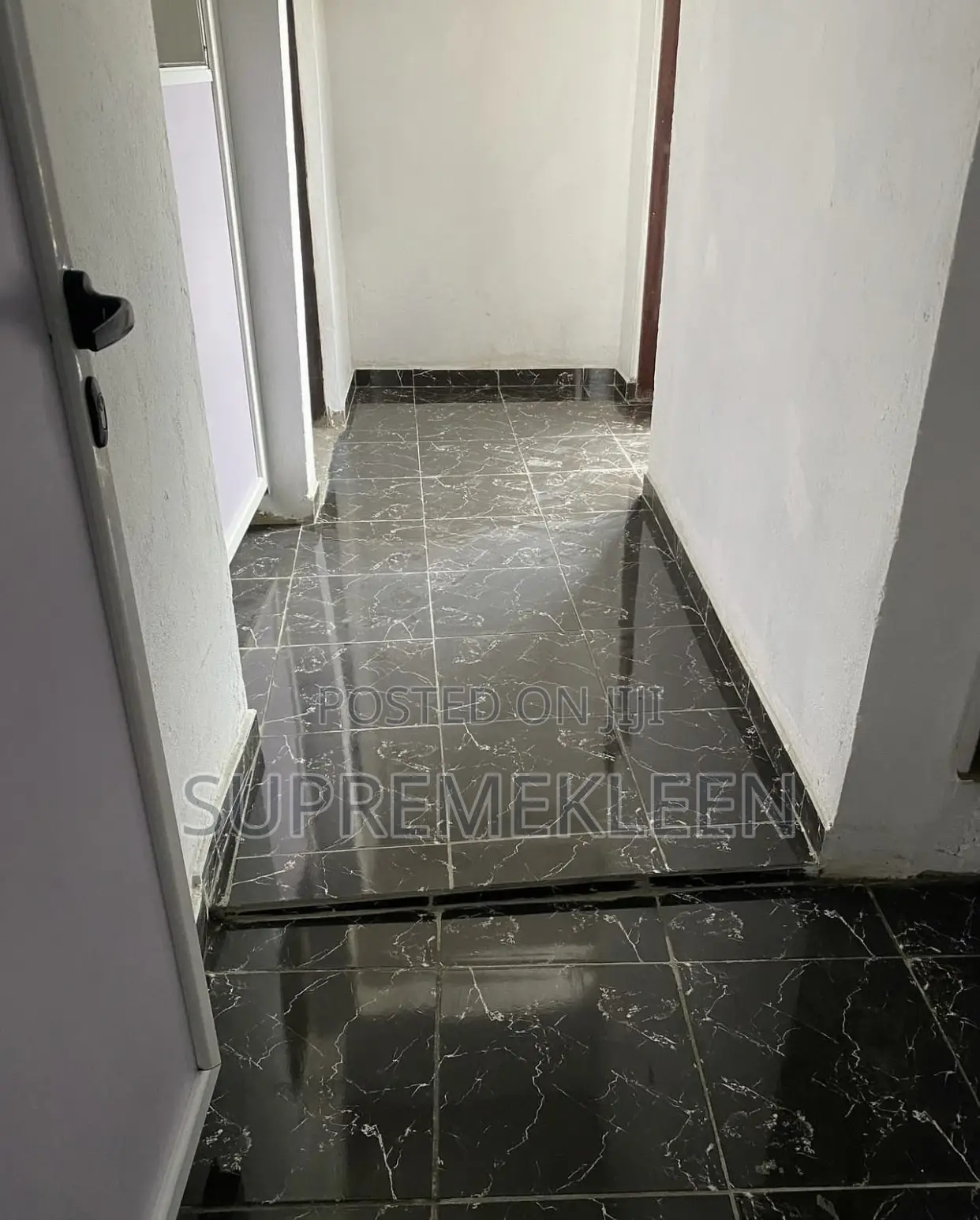 Toilets,Sinks and Entire Bathroom Cleaning Services