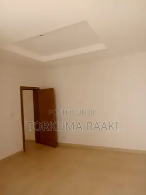 3bdrm Block of Flats in Billard Estate, Life Camp for rent