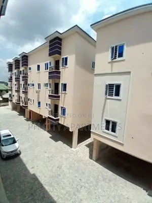 3bdrm Block of Flats in GRA Phase 3 / Port-Harcourt for rent