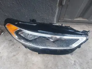 Headlight Ford Fusion 2018