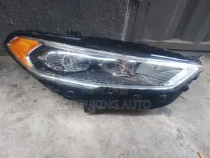 Headlight Ford Fusion 2018