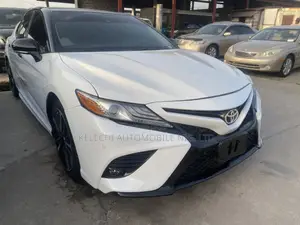 Toyota Camry XSE (2.5L 4cyl 8A) 2019 White