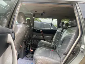 Toyota Highlander Limited 3.5l 4WD 2013 Gray