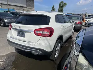 Mercedes-Benz GLA 250 2018 White