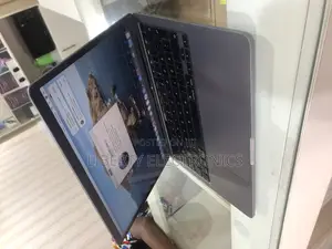 Laptop Apple MacBook Pro 2020 16GB Intel Core I7 SSD 512GB