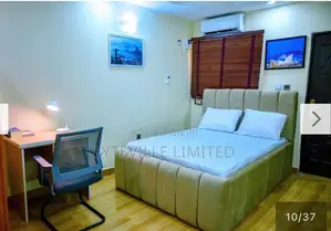 Luxurious 2-Bedroom, Sitting Area Compound