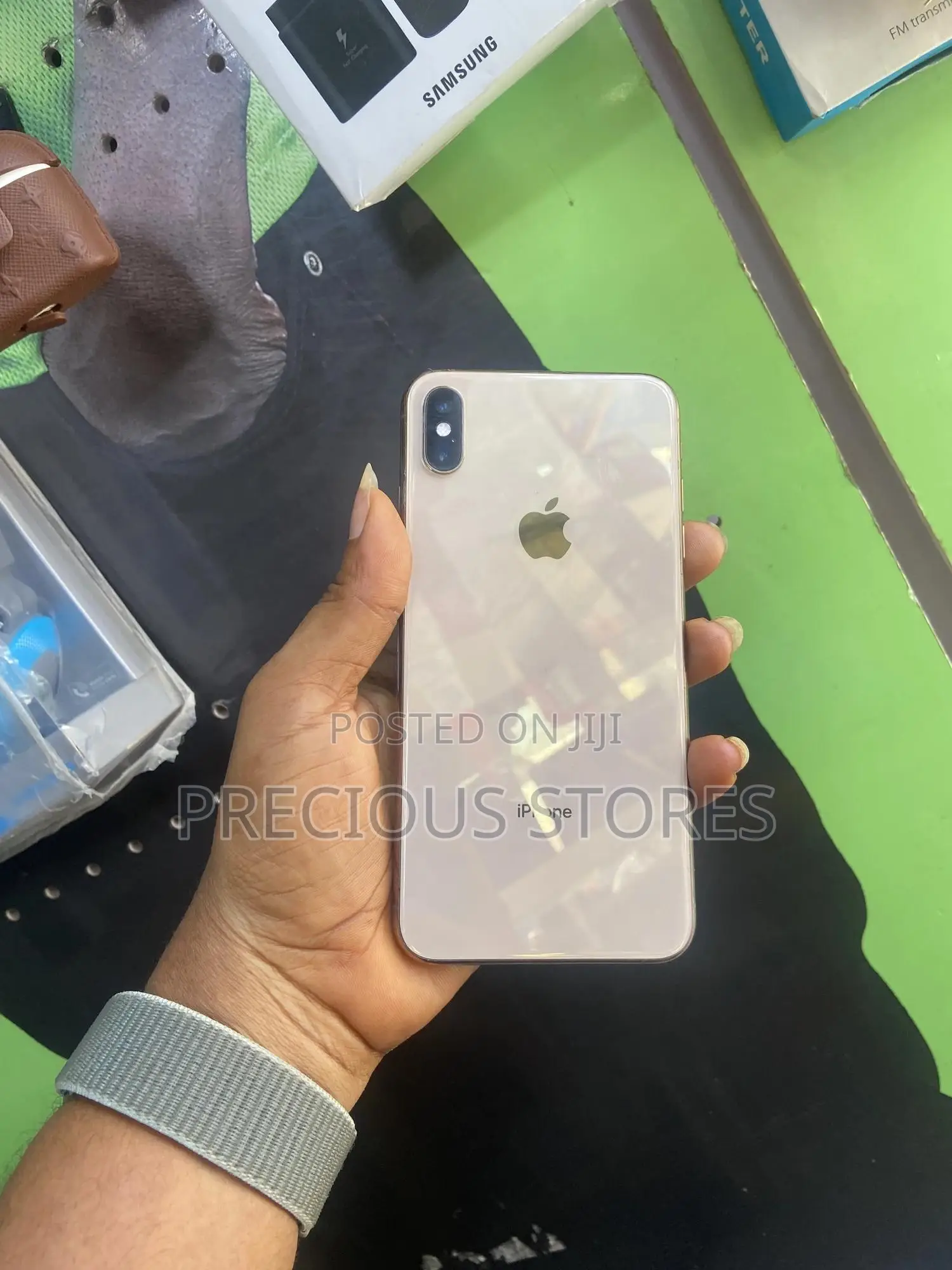 Apple iPhone XS Max 64 GB Gold