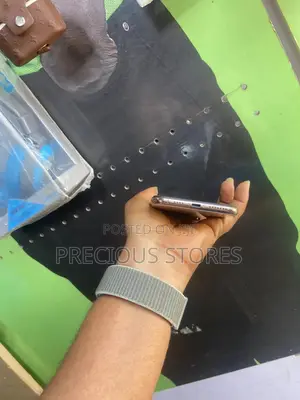 Apple iPhone XS Max 64 GB Gold
