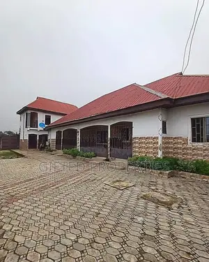 2bdrm Block of Flats in Rumuekini Off East, Port-Harcourt for sale