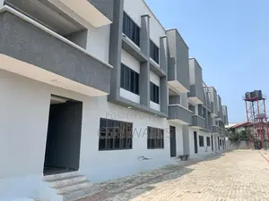4bdrm Townhouse/Terrace in Igbo-efon for sale