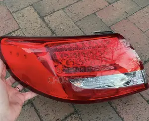2011 Hyundai Azera Driver Side Left Taillight Replacement