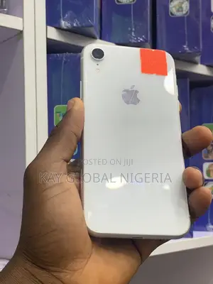 Apple iPhone XR 64 GB White