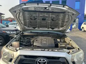 Toyota Tacoma 2012 Silver