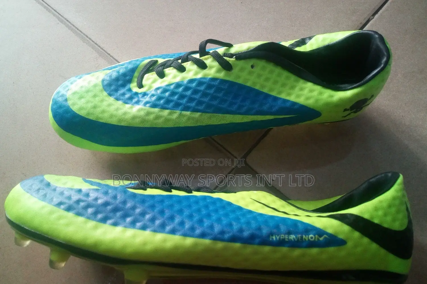 Size 44 Nike Canvas
