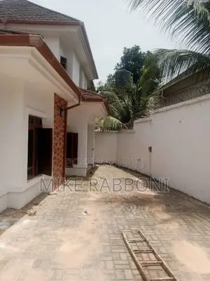 5bdrm Duplex in G. R. A, Enugu for sale