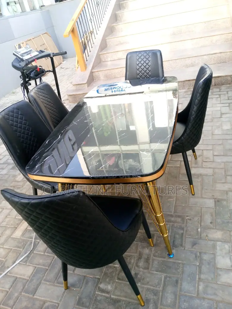 Quality Top Dining Table Set