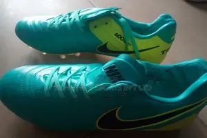 Nike Size 44 Boot