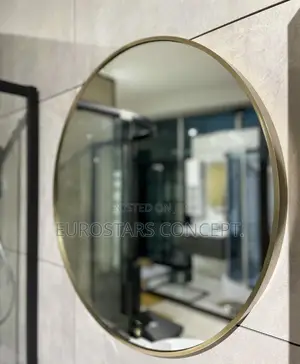 Round Shape Mirror With Gold Frame