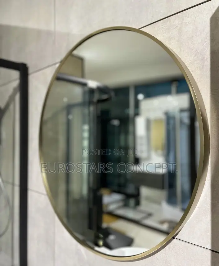 Round Shape Mirror With Gold Frame