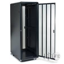 Server And Network Rack/Cabinets