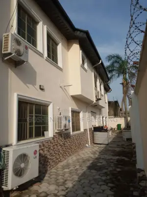 6bdrm Duplex in Satelite Town Estate for sale