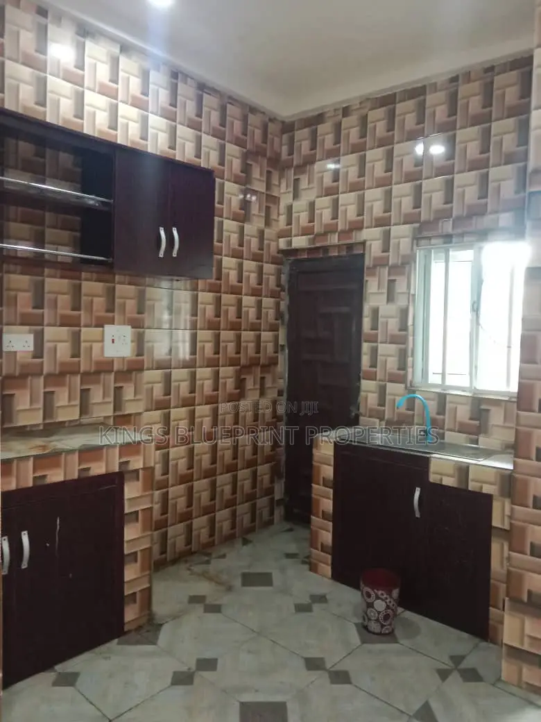 3bdrm Block of Flats in Osubi, Warri for rent