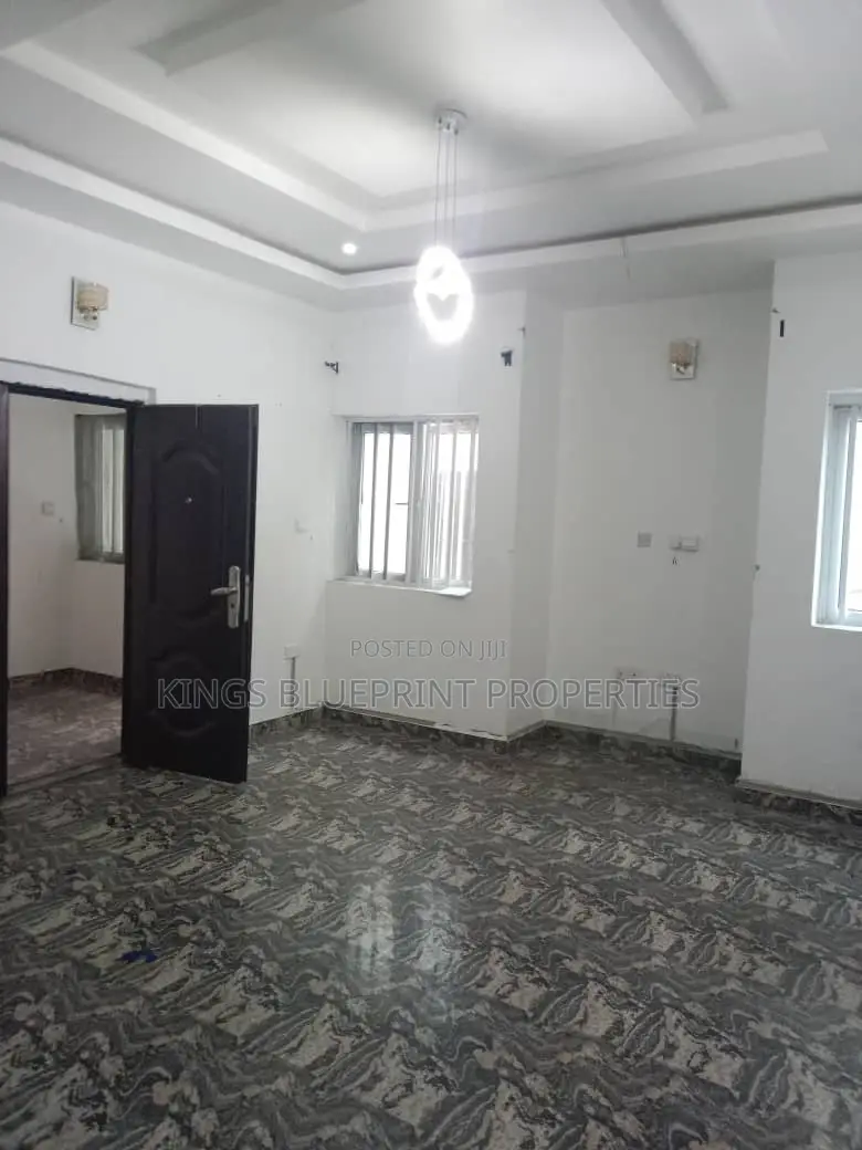 3bdrm Block of Flats in Osubi, Warri for rent