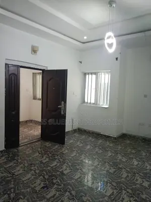 3bdrm Block of Flats in Osubi, Warri for rent