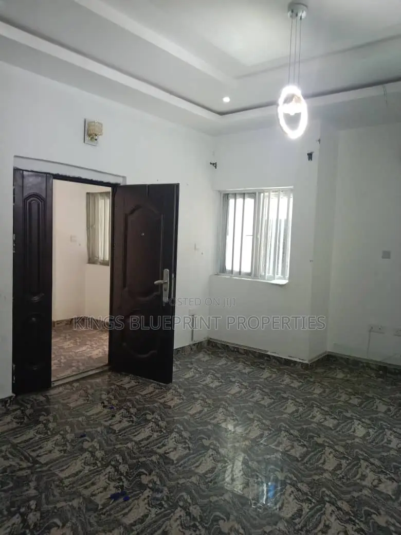 3bdrm Block of Flats in Osubi, Warri for rent
