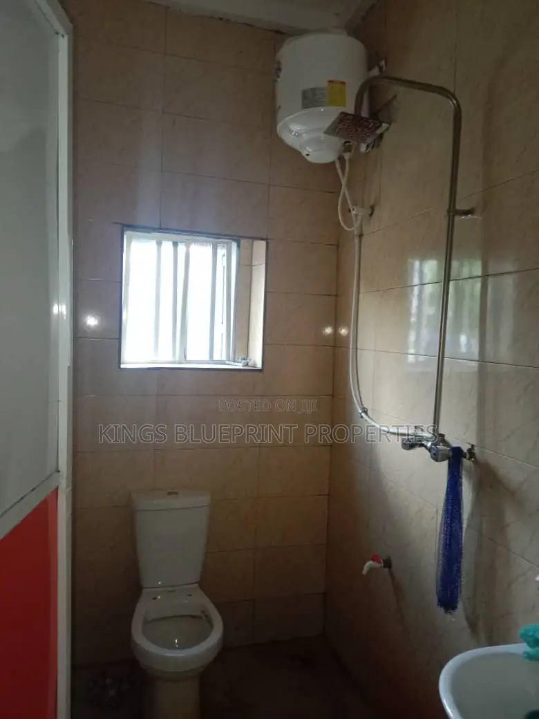 3bdrm Block of Flats in Osubi, Warri for rent