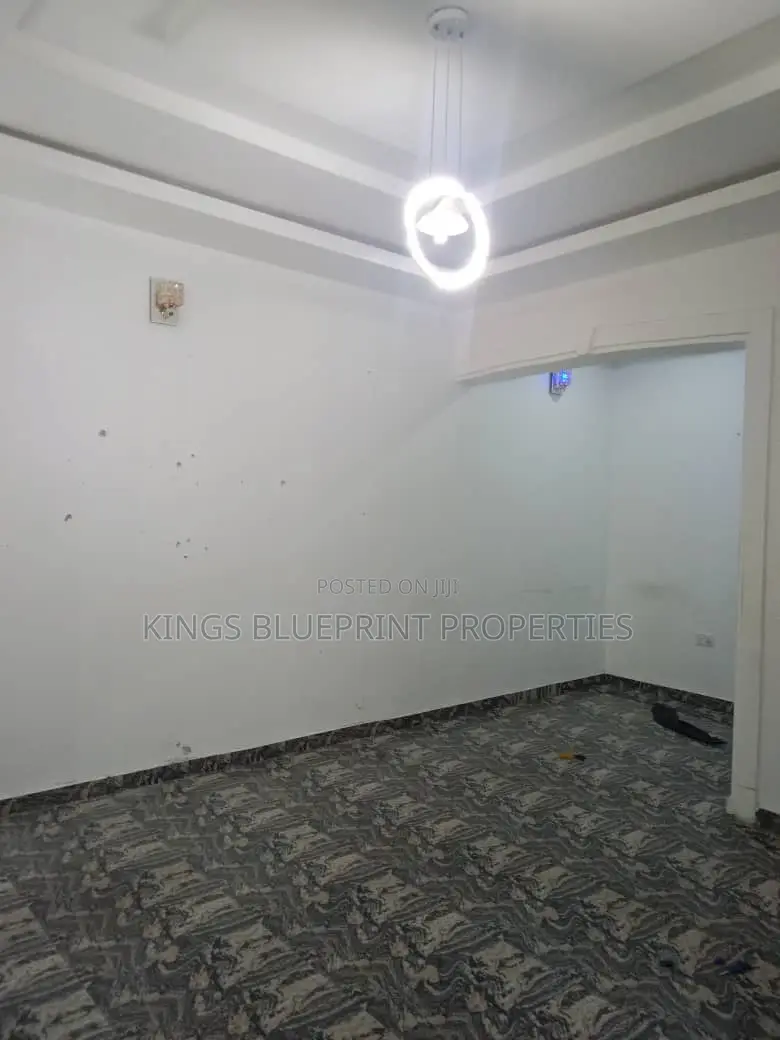 3bdrm Block of Flats in Osubi, Warri for rent
