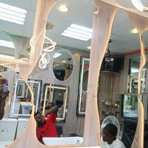 Oval Mirror With 3 Light