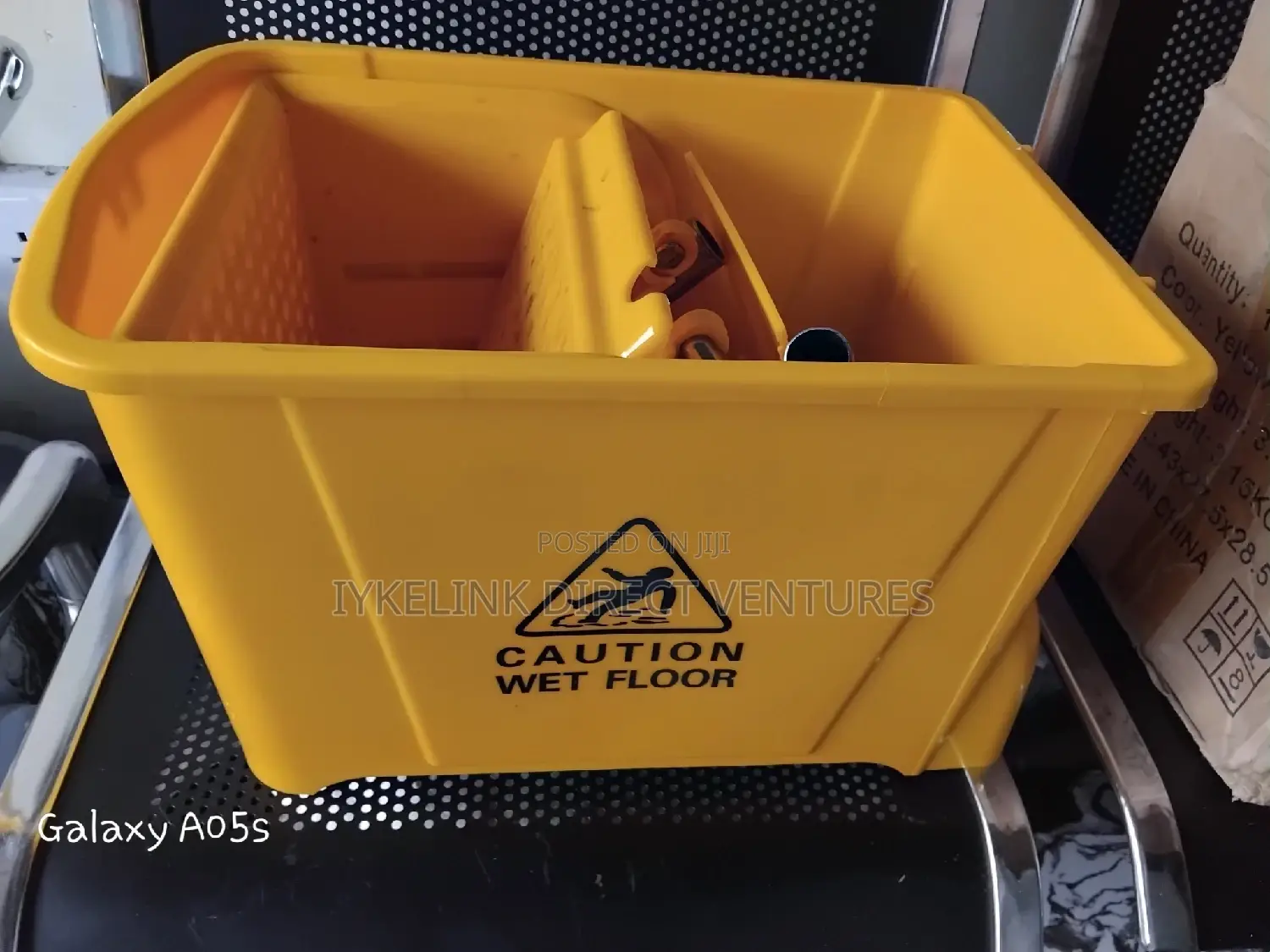 Trolley Mobbing Bucket