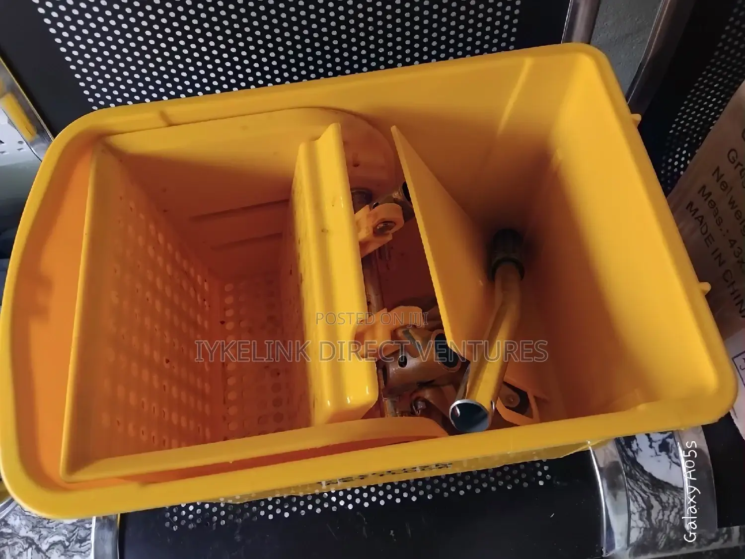 Trolley Mobbing Bucket