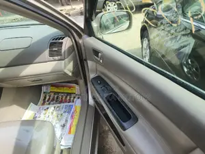 Toyota Camry LE 4dr Sedan (2.4L 4cyl 5A) 2006 Gold