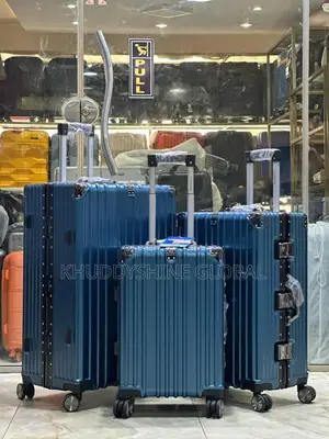 3 Sets Luxury Traveling Bags And Luggage Bags Available