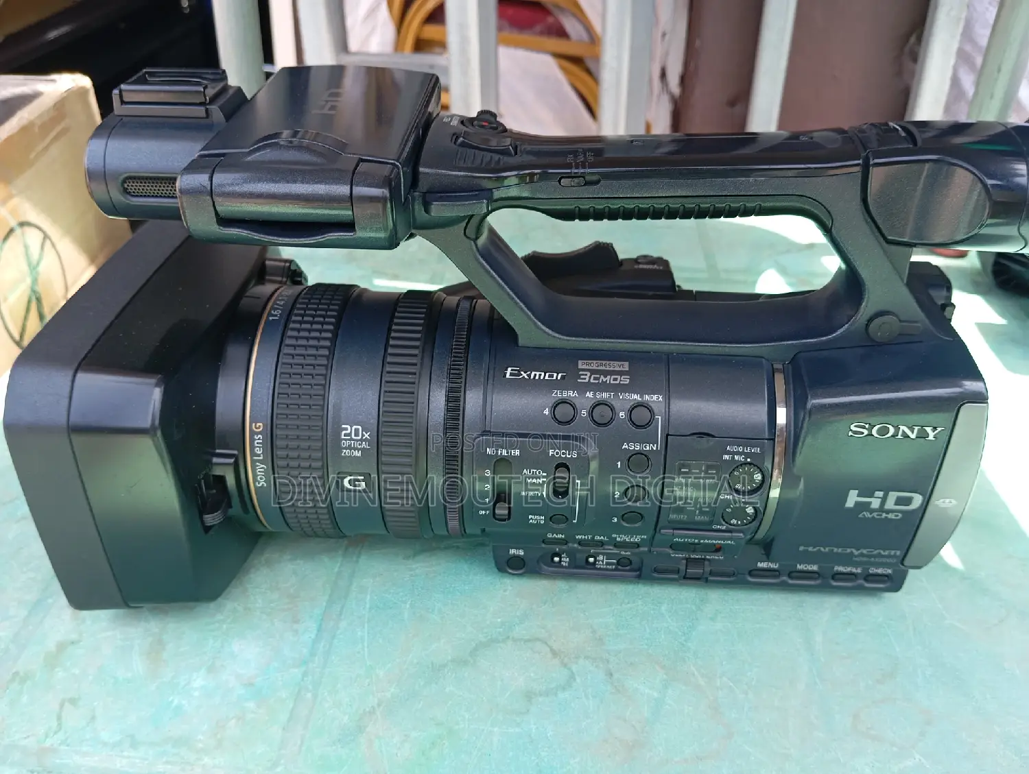 Sony Ax2000