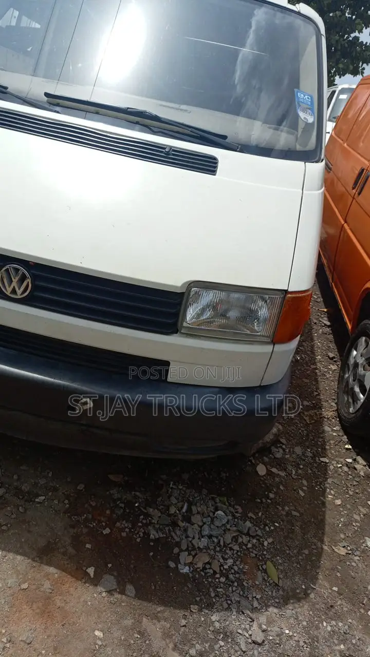 Volkswagen Transporter 2005 White