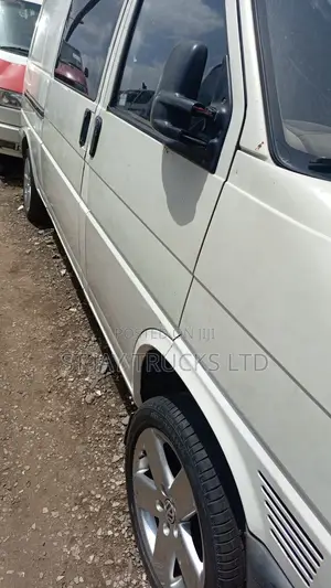 Volkswagen Transporter 2005 White