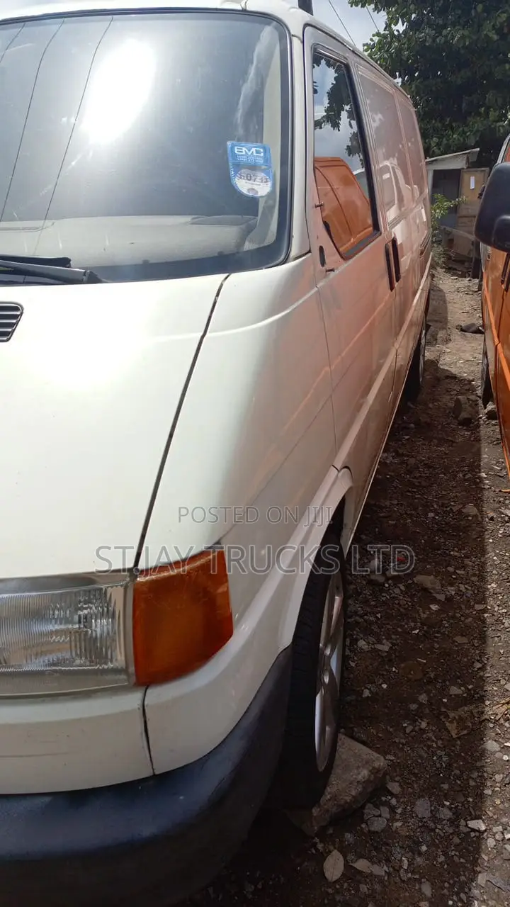 Volkswagen Transporter 2005 White